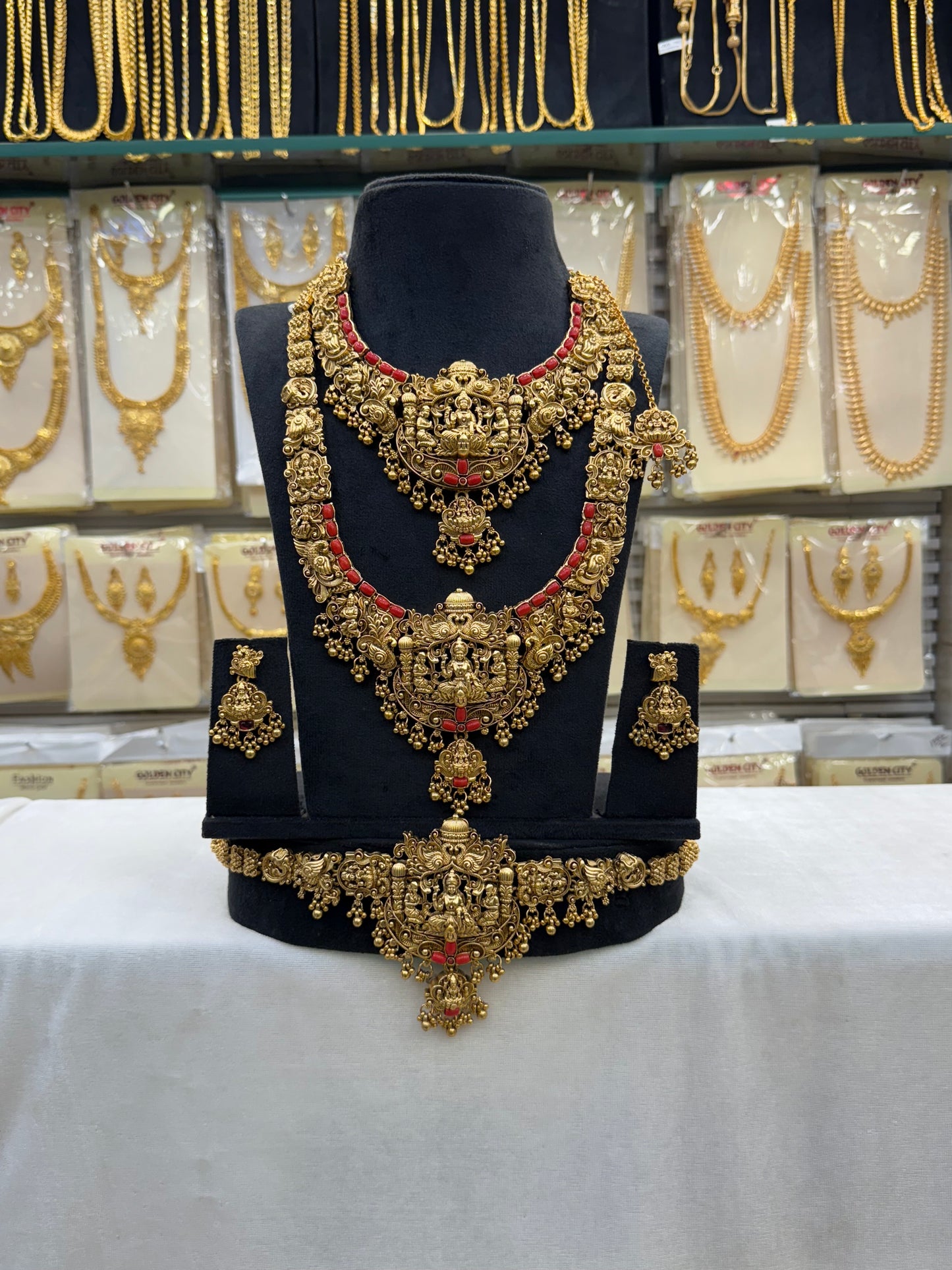 Coral Stone Antique Bridal Set