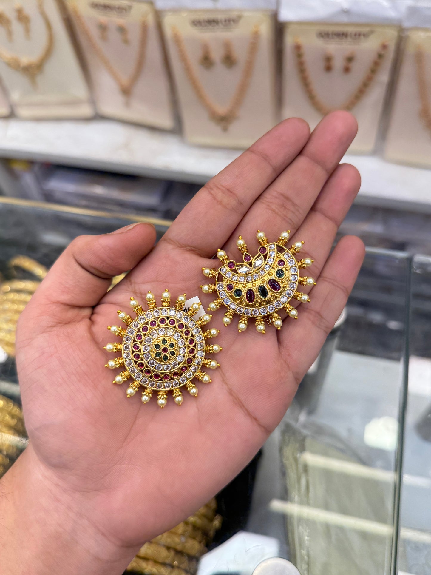 White Stone Sun & Moon Bila