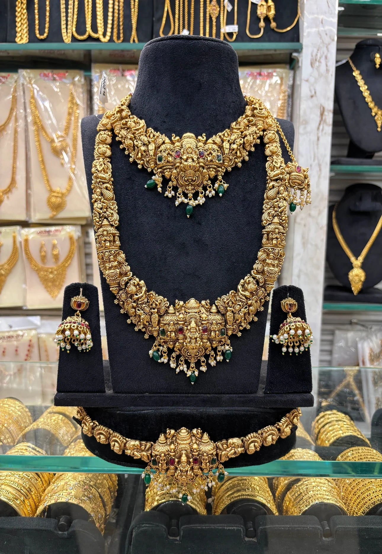 Antique Nice Work Green Beats Bridal Set