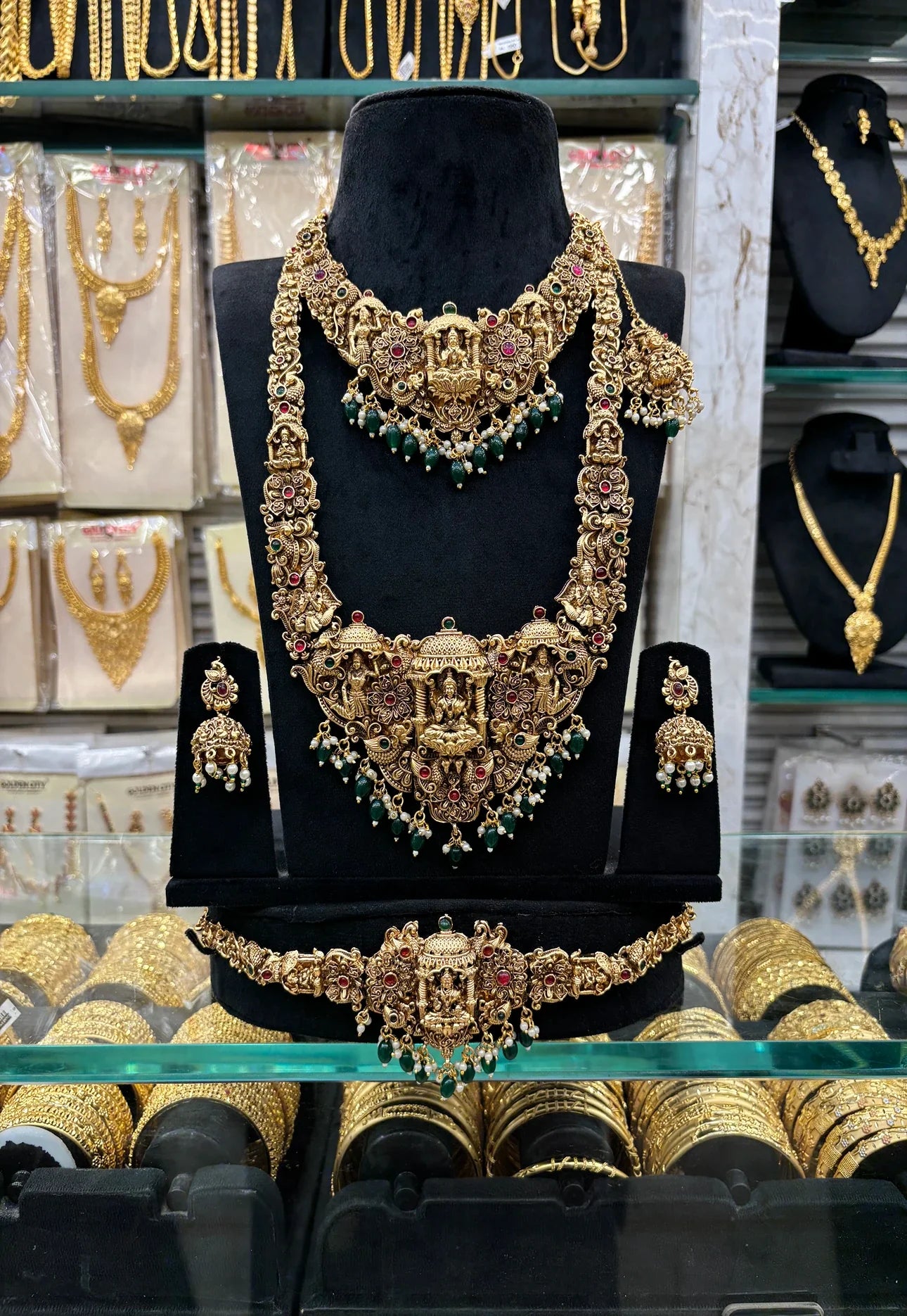 Antique Trending Design Bridal Set Green Beats