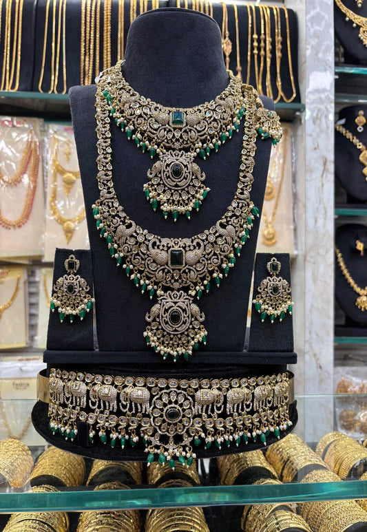 Victorian Bridal Set Dark Green Beats