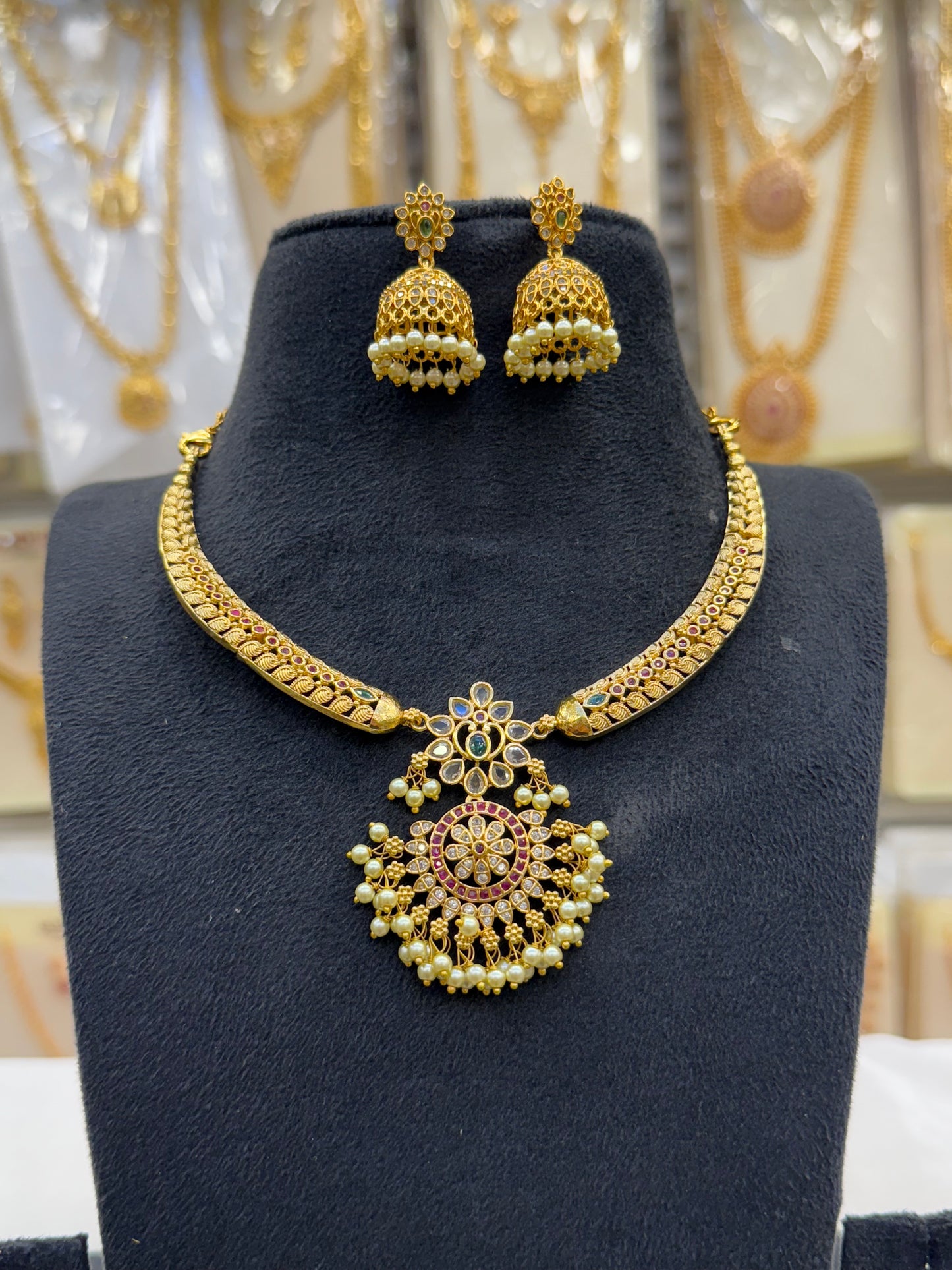 Design Gold Beats Necklace