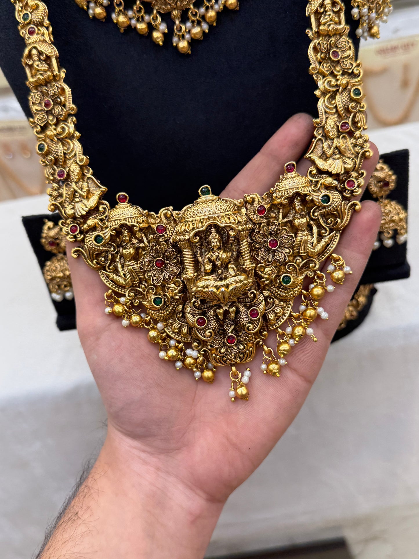 Antique Design Work Bridal Set