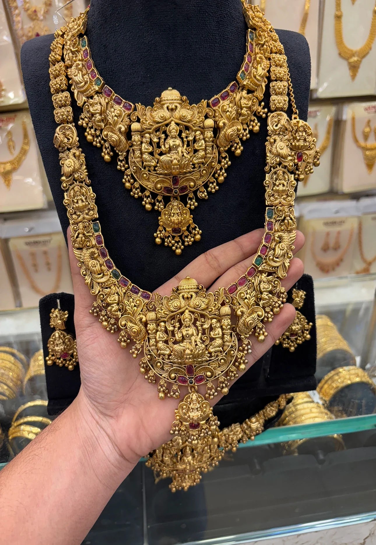 Antique 3D Work Bridal Set