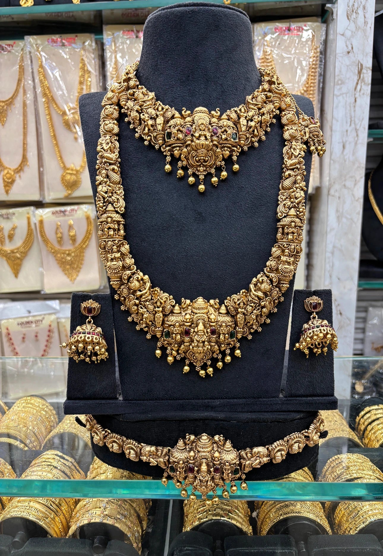 Antique Nice Gold Beats Bridal Set
