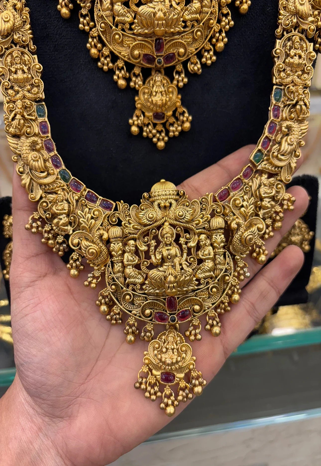 Antique 3D Work Bridal Set