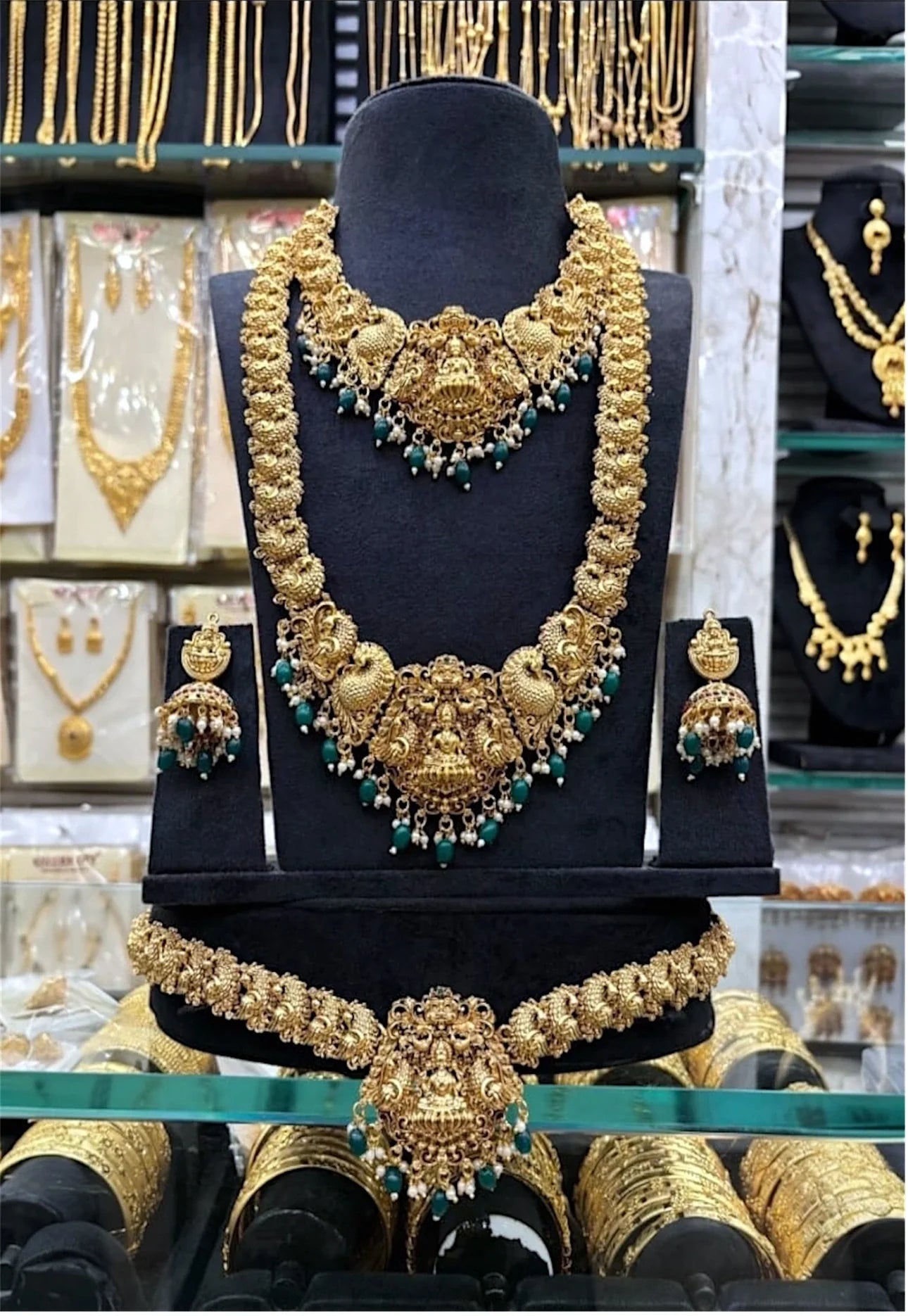 Green Beats Bridal Set