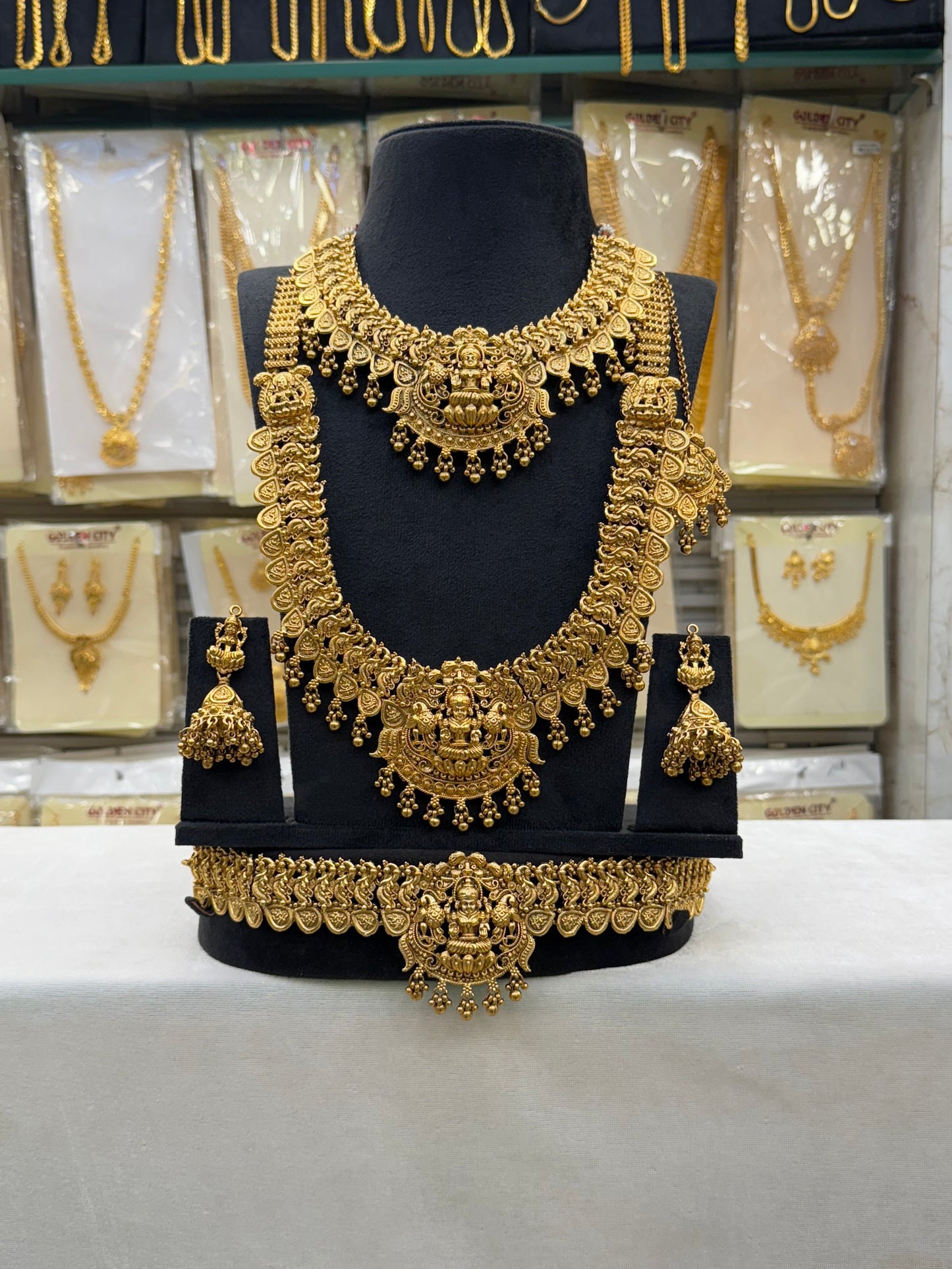Antique Golden Bridal Set