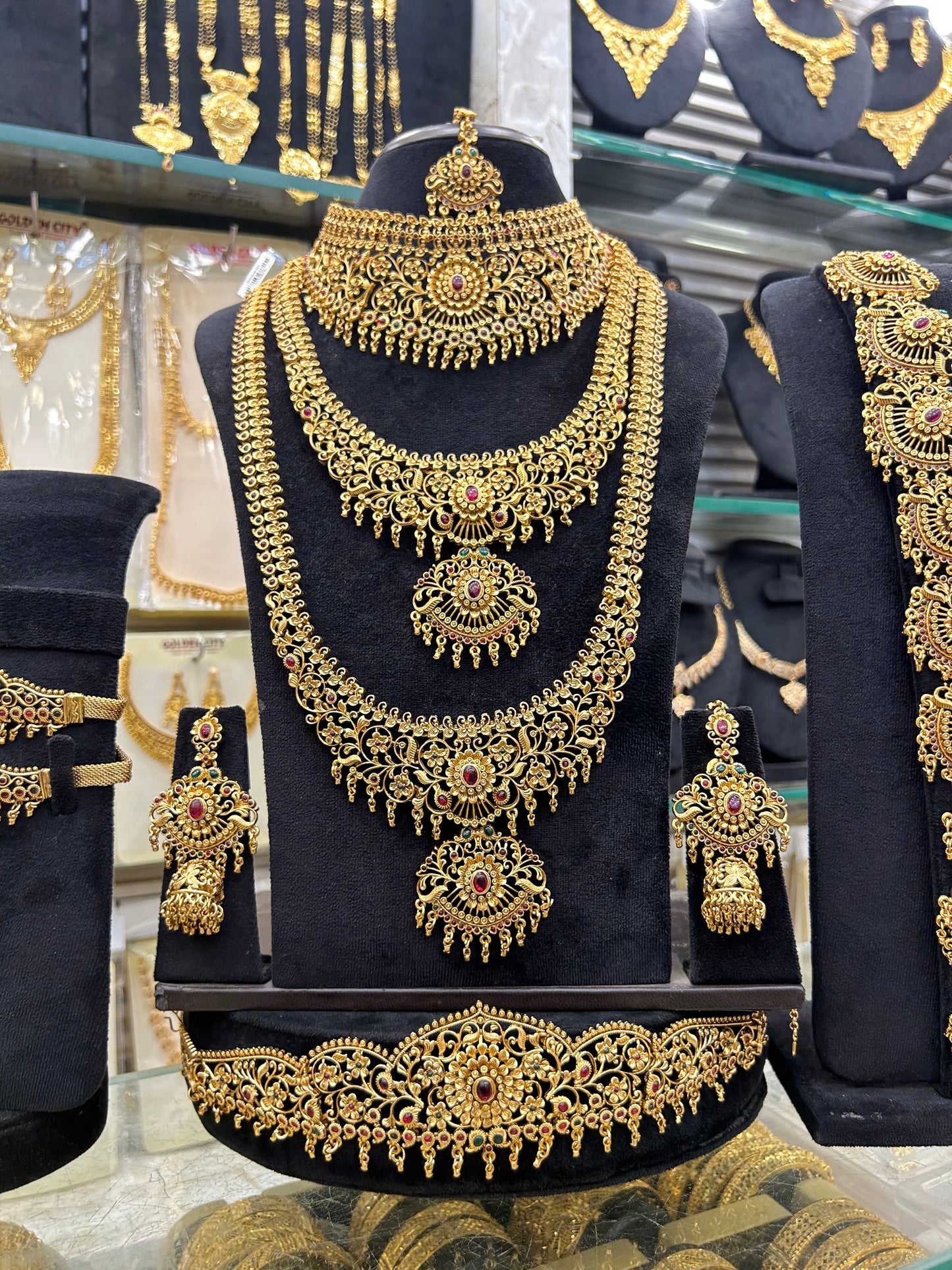 Antique Floral Designs Full Bridal Set