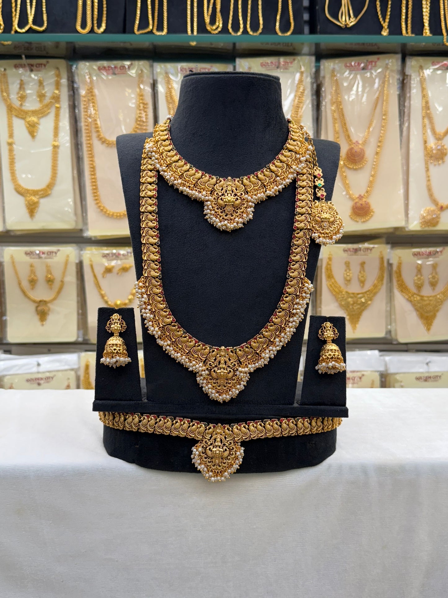 Antique Beats Bridal Set