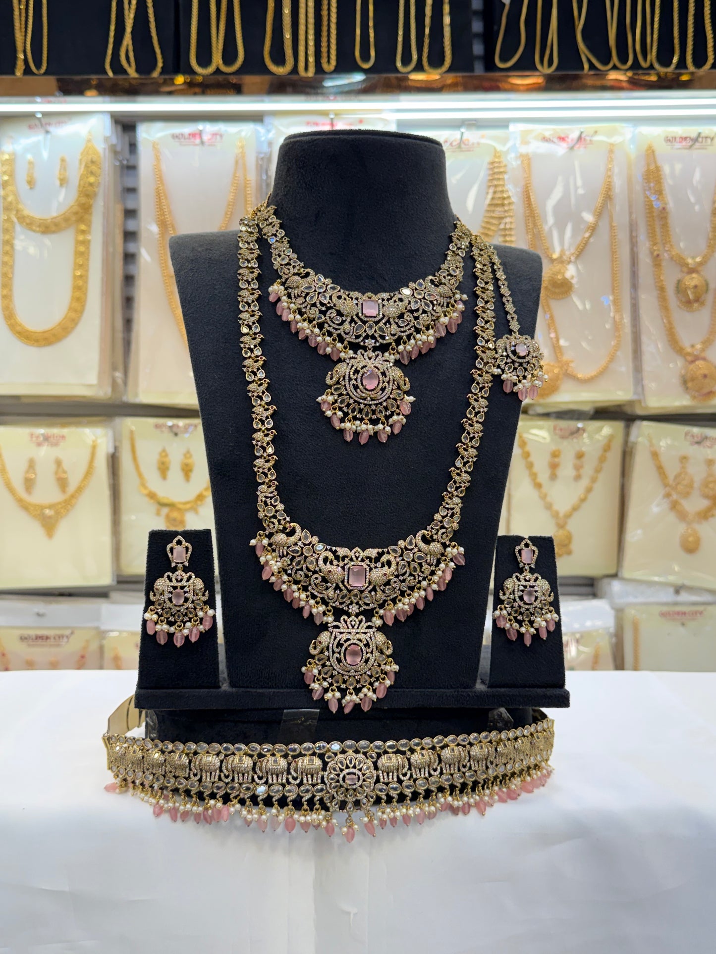 Elegant Victorian Bridal Set - Pink Beats