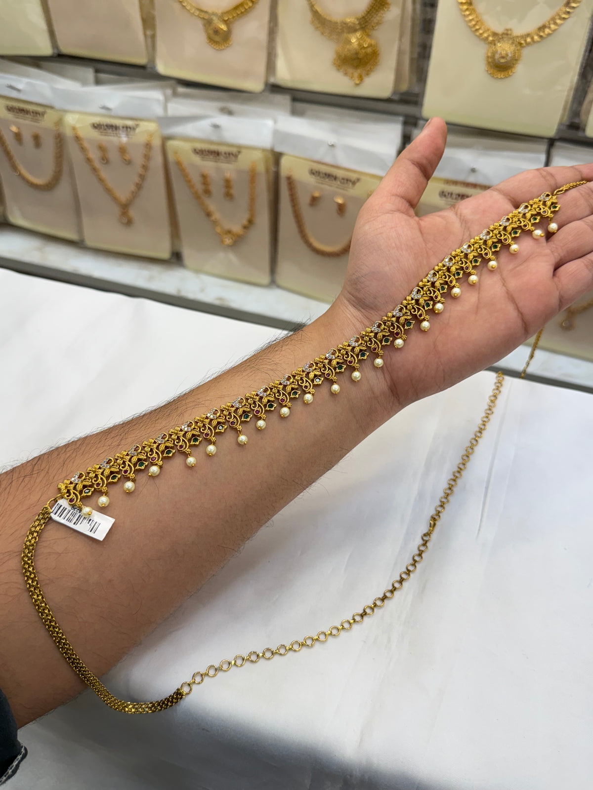 Minimal Stone Hip Chain