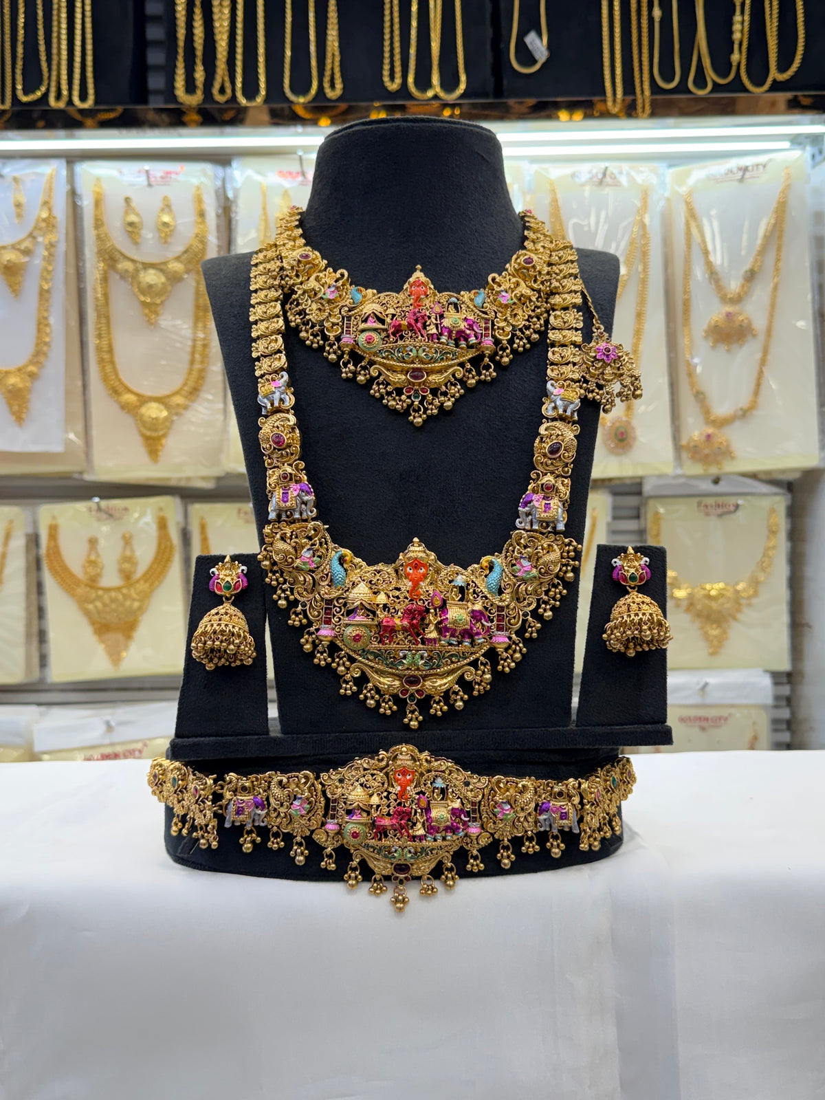 Grand Enamel Design Bridal Set