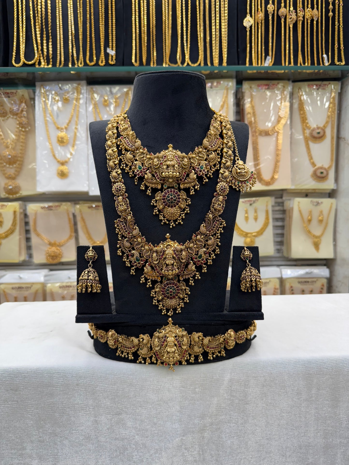 Antique Heavky Bridal Set
