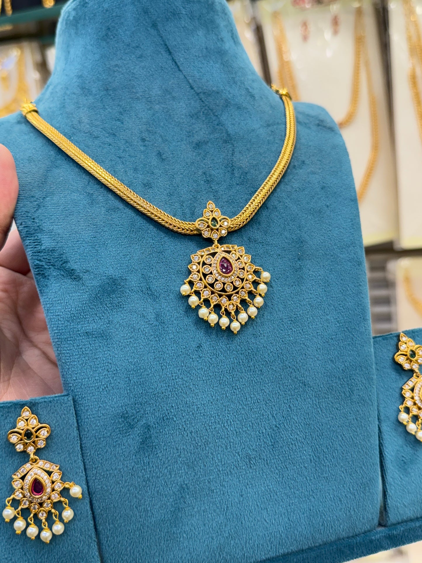 Ishika Antique Diamond Set