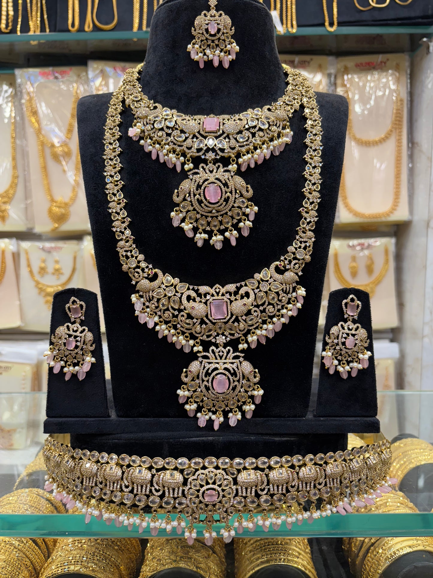 Victorian Bridal Set Pink Beats