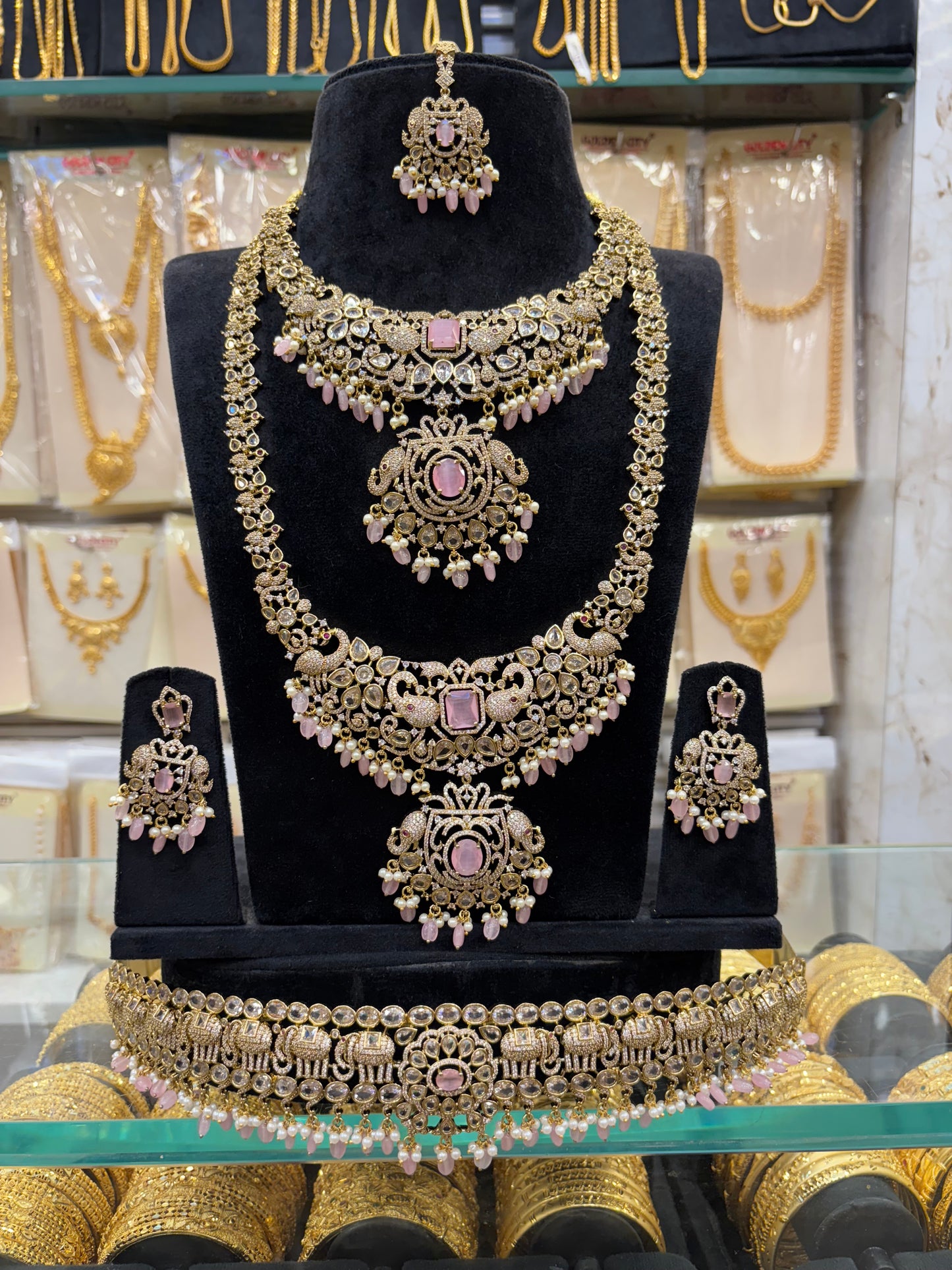 Victorian Bridal Set Pink Beats