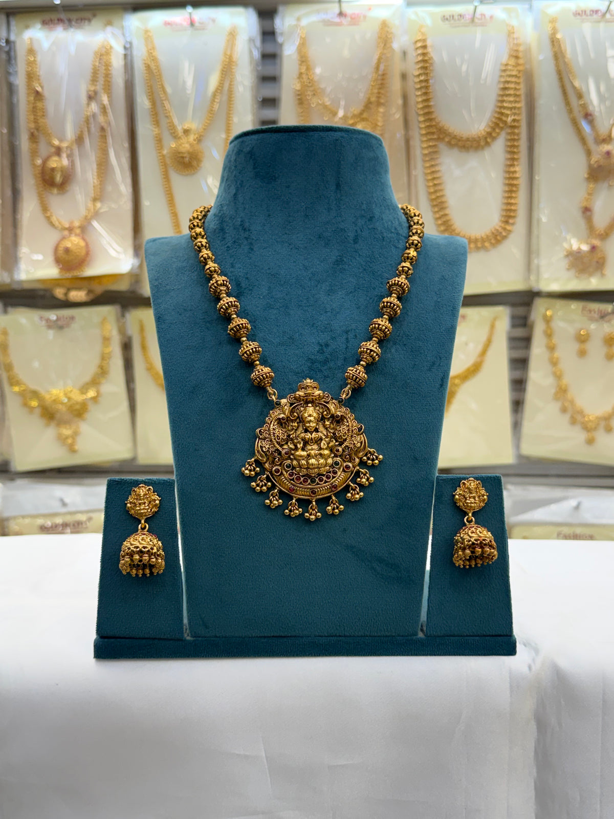 Lakshmi Dollar Chain Beats