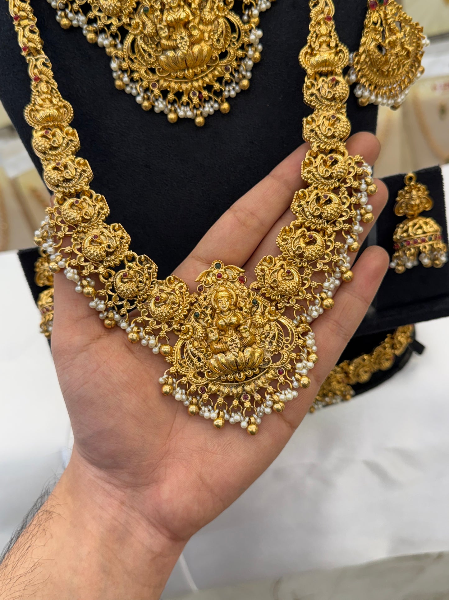 Antique Beats Model  Bridal Set