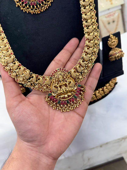 Antique Traditional Design Bridal Set