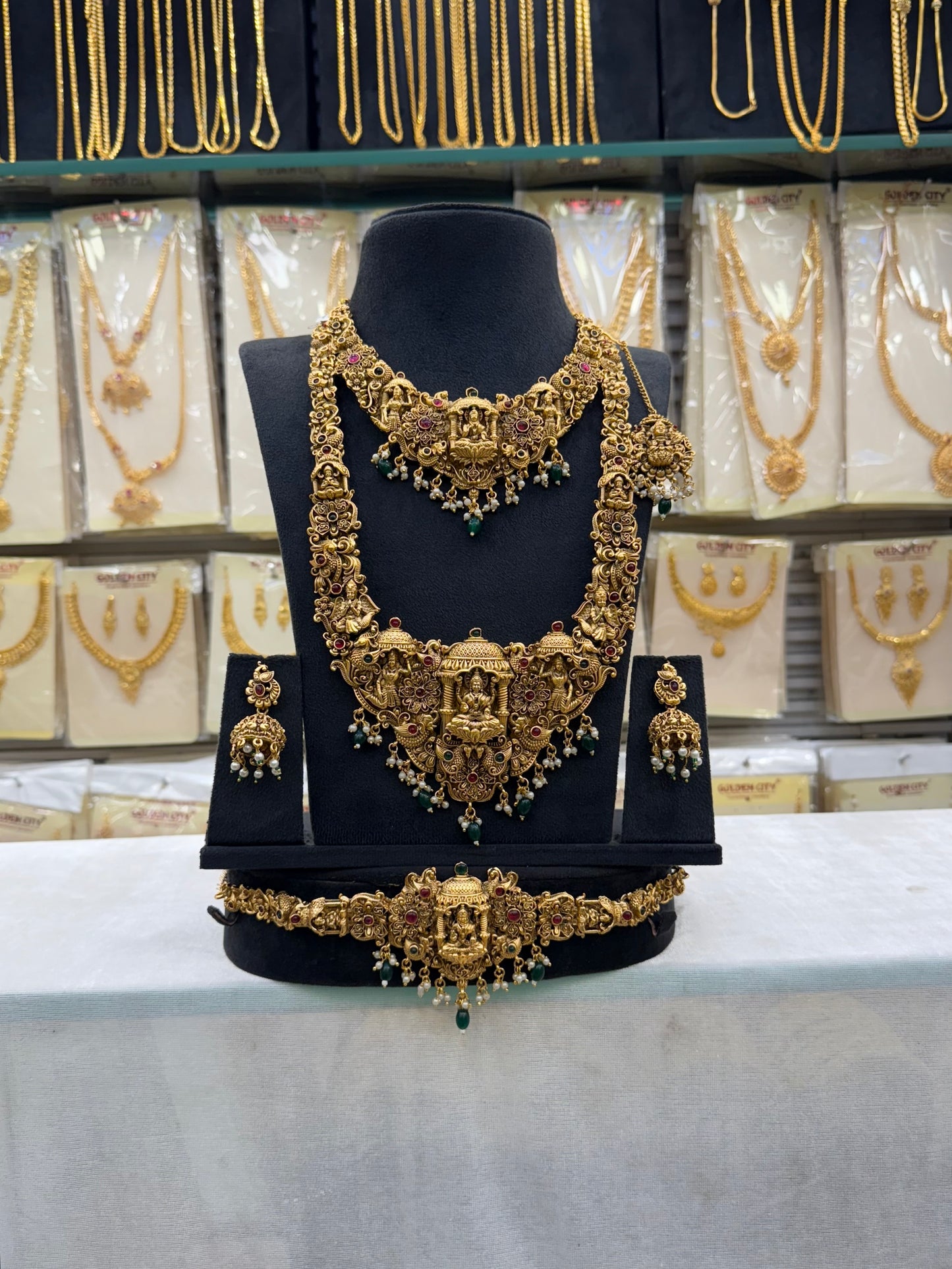 Antique Trending Design Bridal Set Green Beats