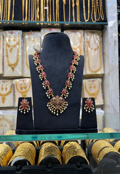 Antique Lotus Red Stone Necklace