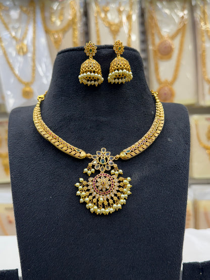 Design Gold Beats Necklace