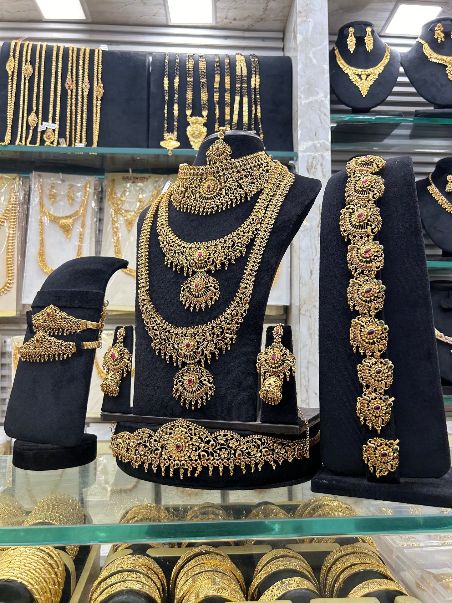 Antique Floral Designs Full Bridal Set