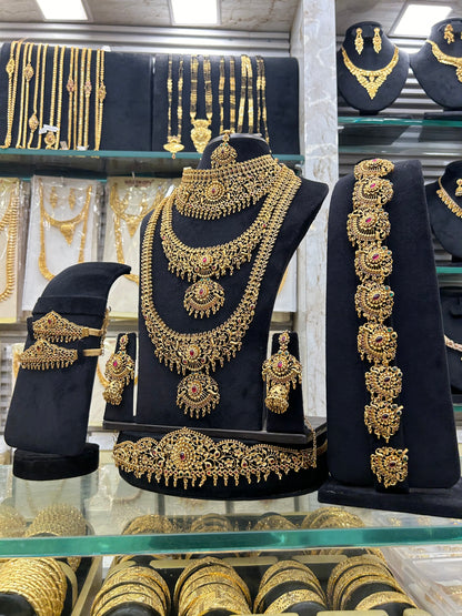 Antique Floral Designs Full Bridal Set