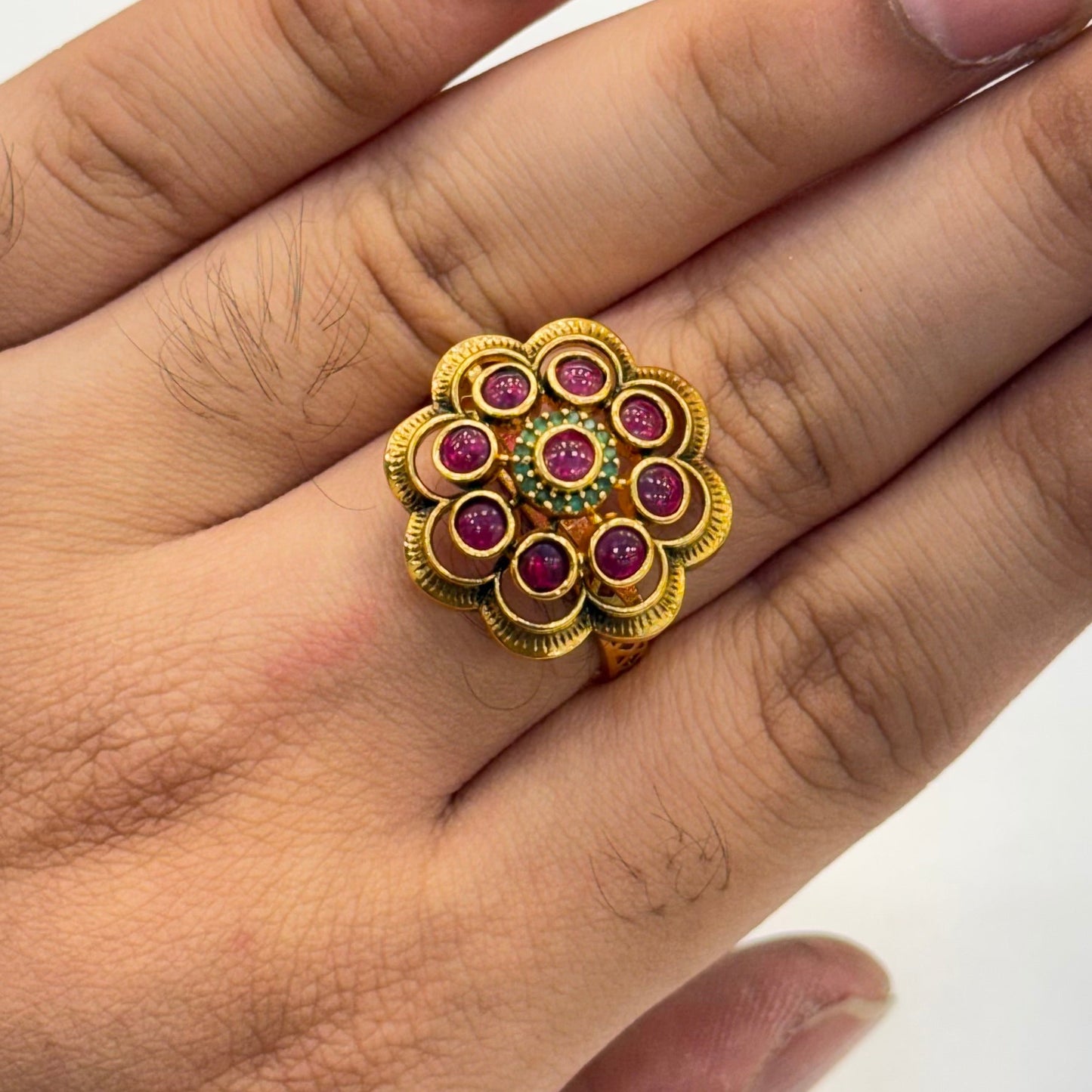 Elegant Flower Design Finger Ring