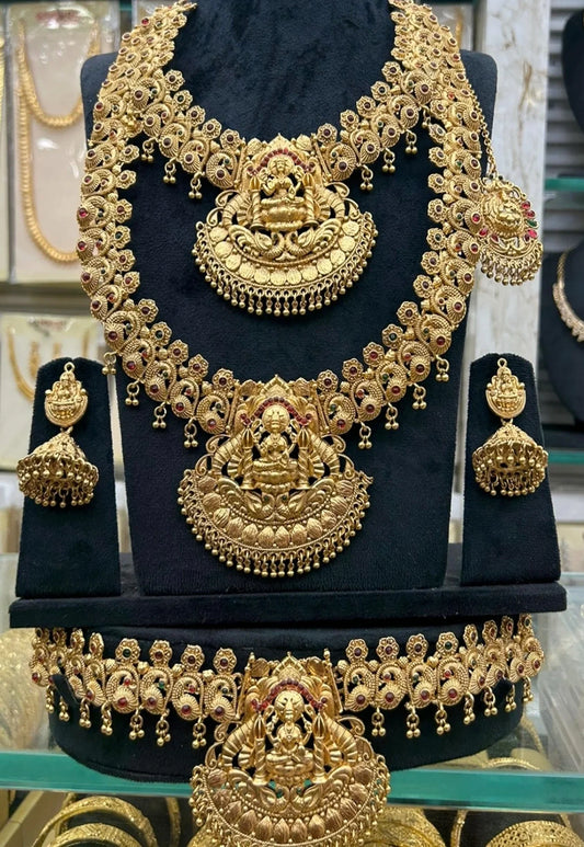 Antique 3D Design Bridal Set