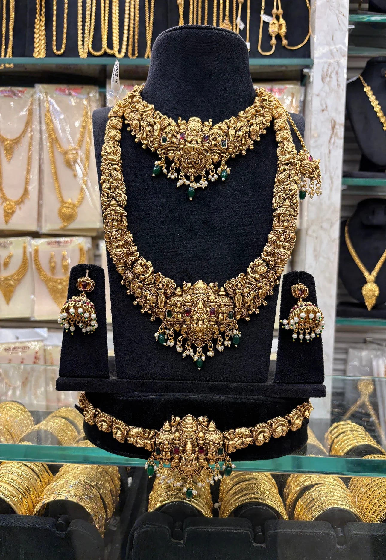 Antique Nice Work Green Beats Bridal Set