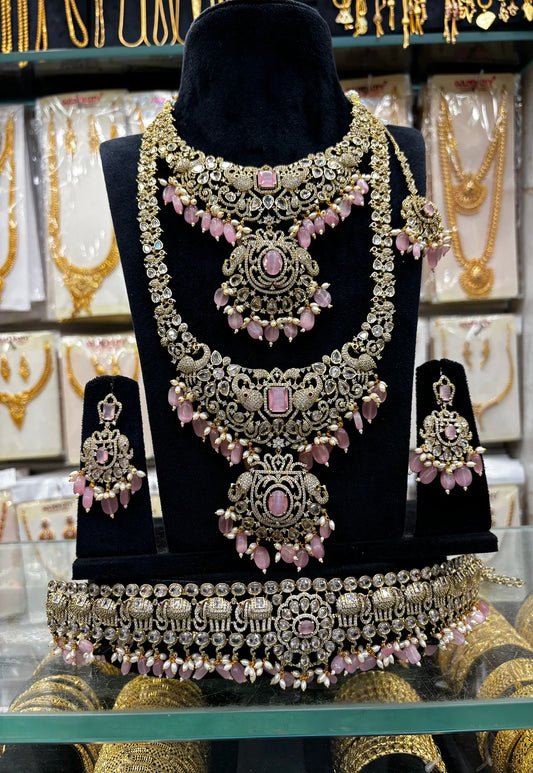 Victorian Bridal Set Pink Beats