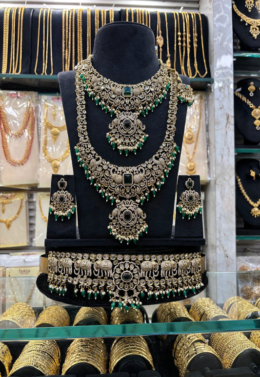 Victorian Bridal Set Dark Green Beats