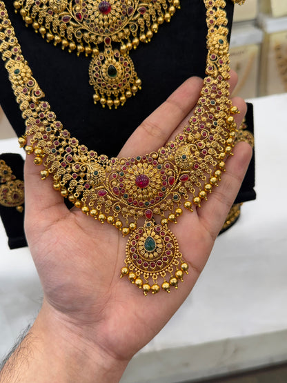 Antique Nice  Design Bridal Set