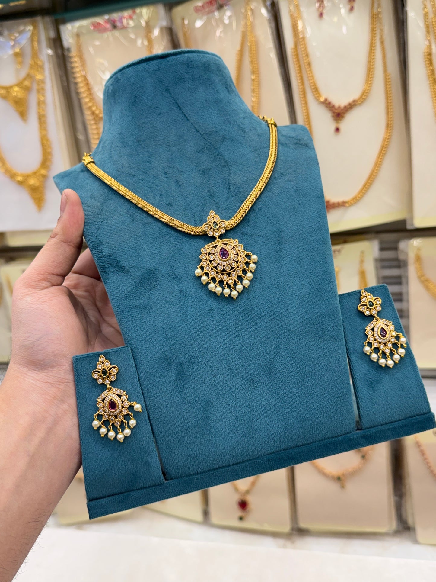 Ishika Antique Diamond Set