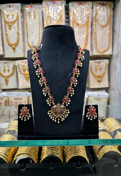Antique Lotus Red Stone Necklace