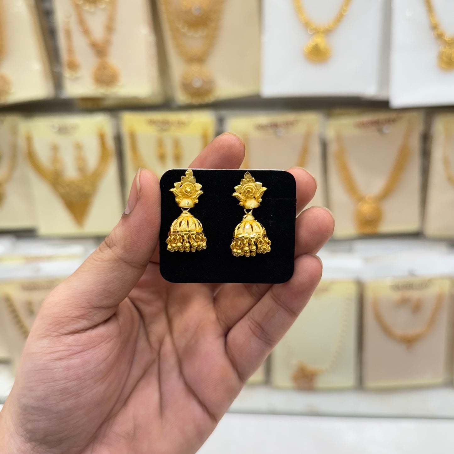 Mullapoovu Jumki