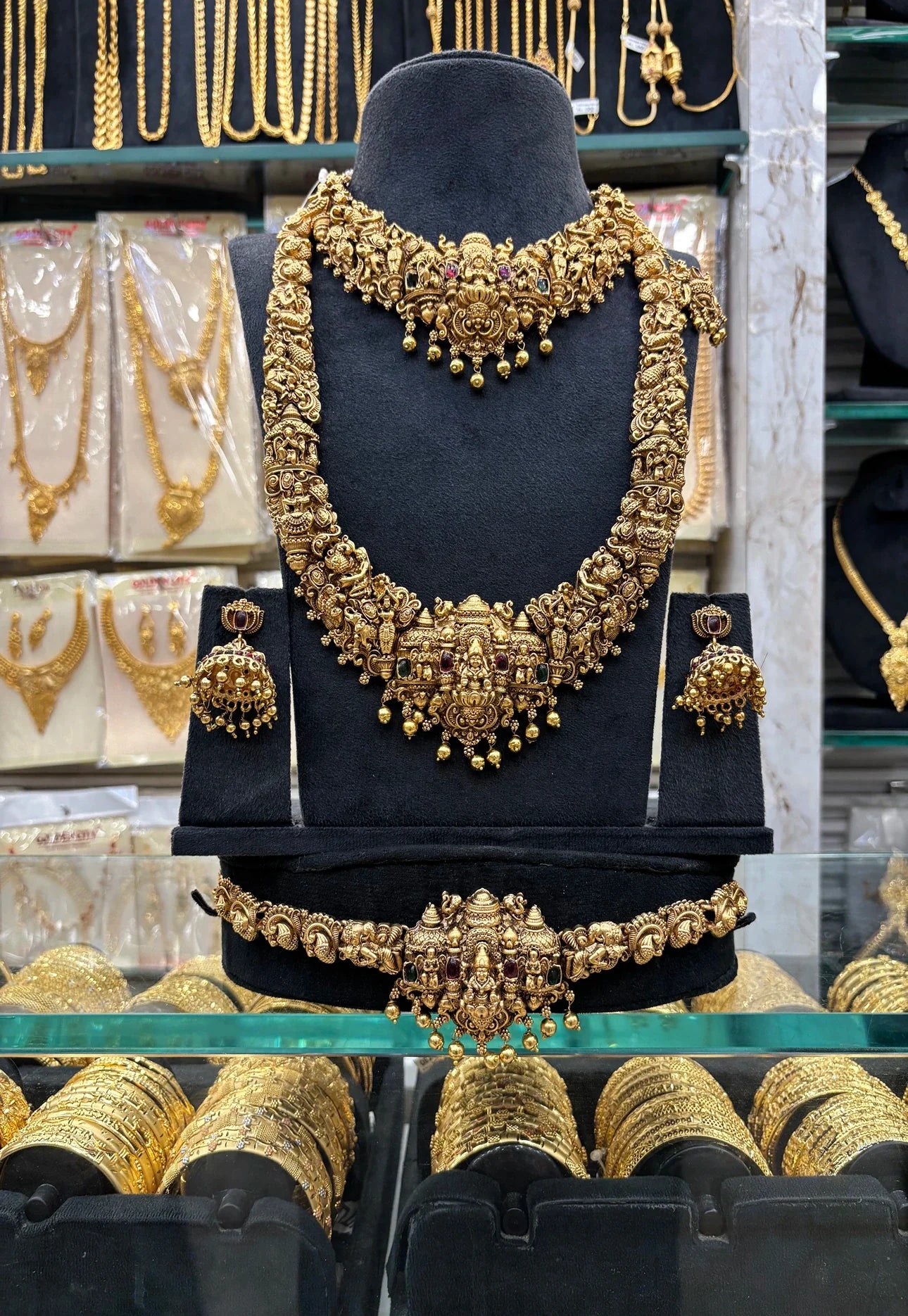 Antique Nice Gold Beats Bridal Set