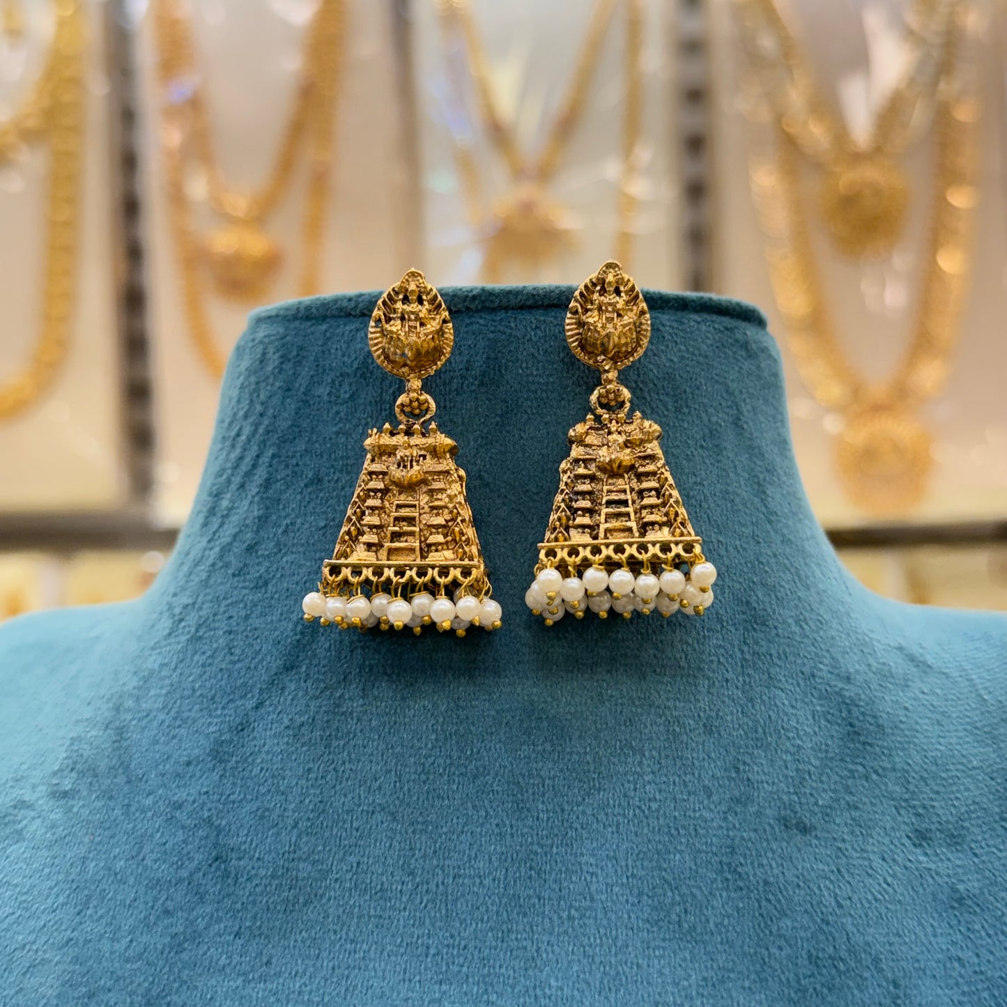 Trending  Temple Jumki