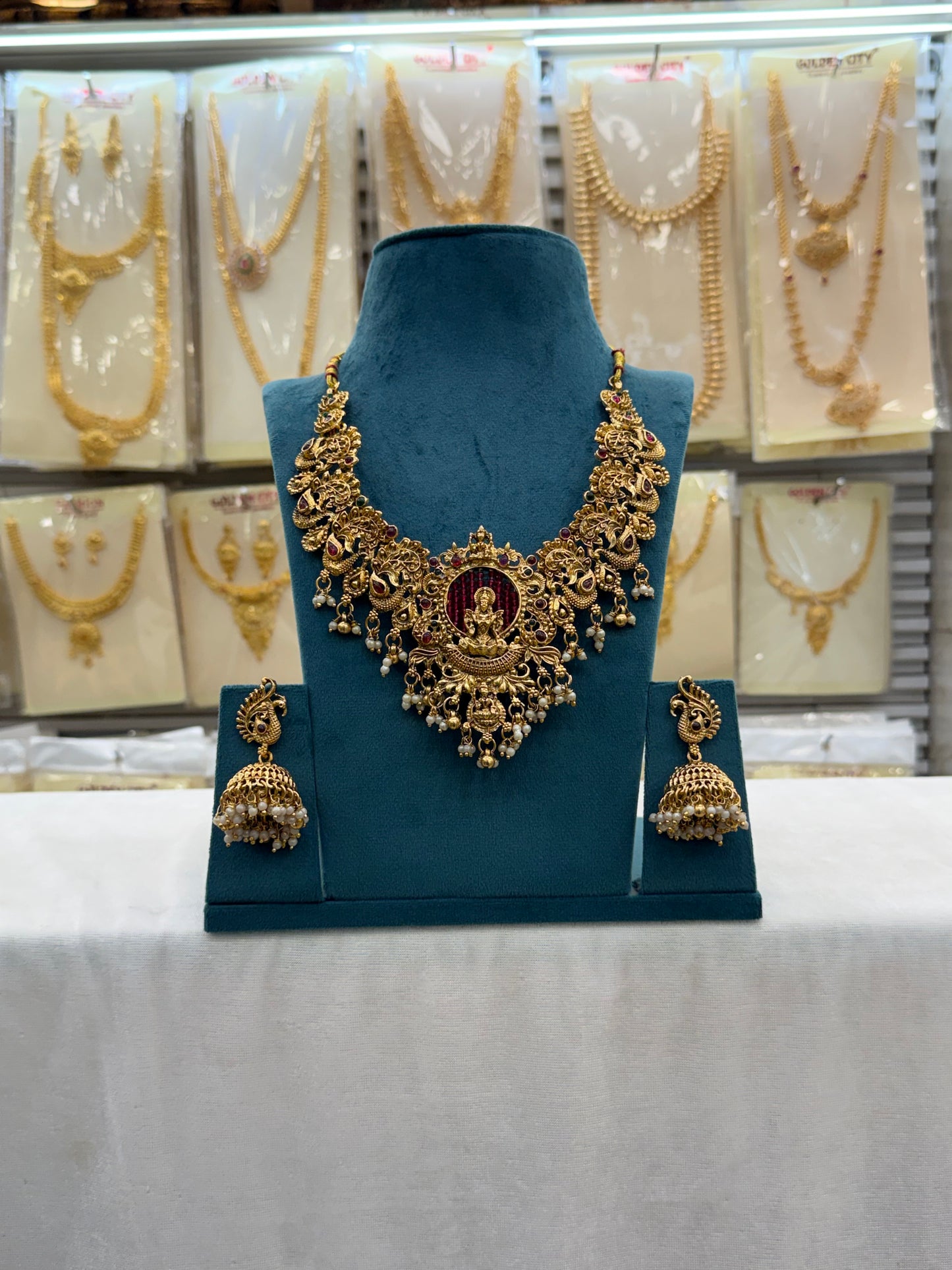 Classic Antique Red Necklace