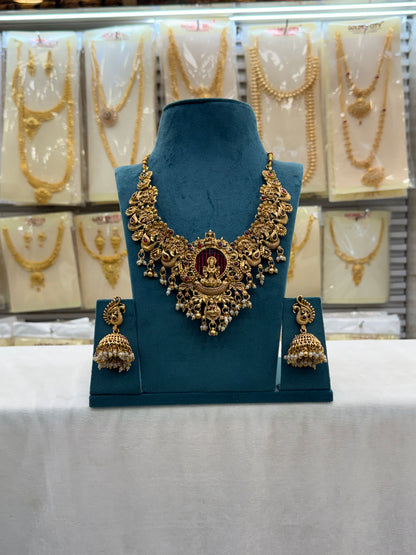 Classic Antique Red Necklace