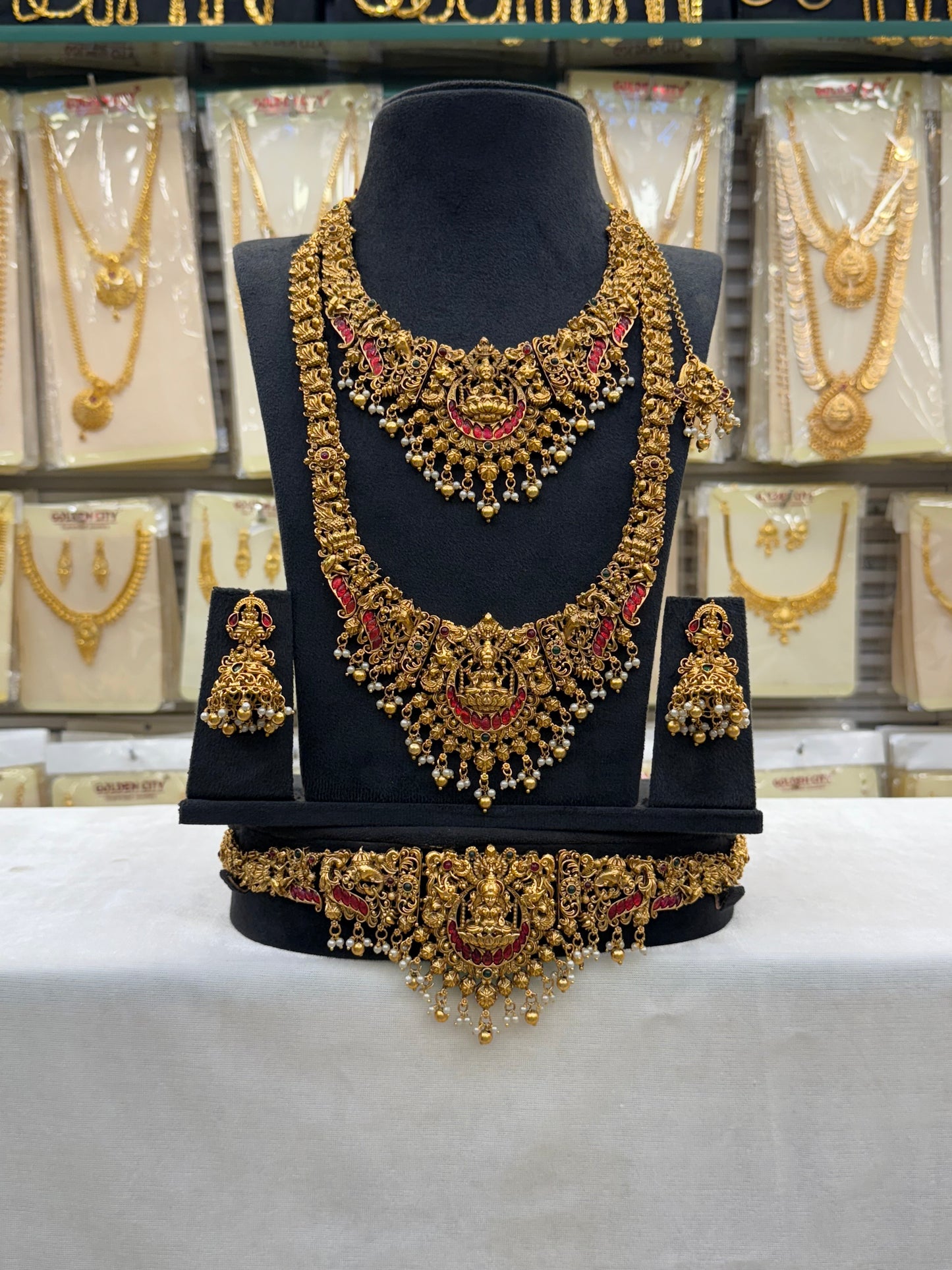 Coral Stone Antique Bridal Set