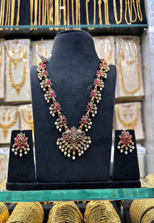 Antique Lotus Red Stone Necklace