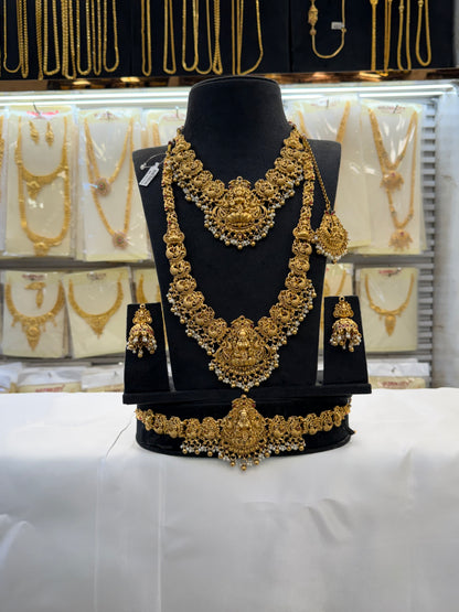 Antique Beats Model  Bridal Set
