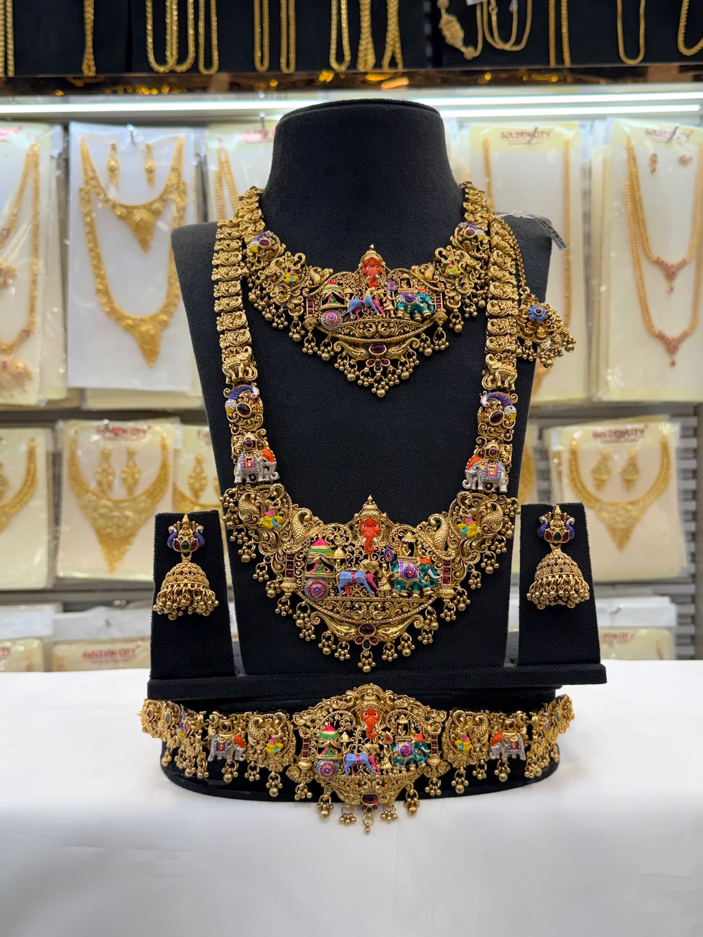 Grand Enamel Design Bridal Set