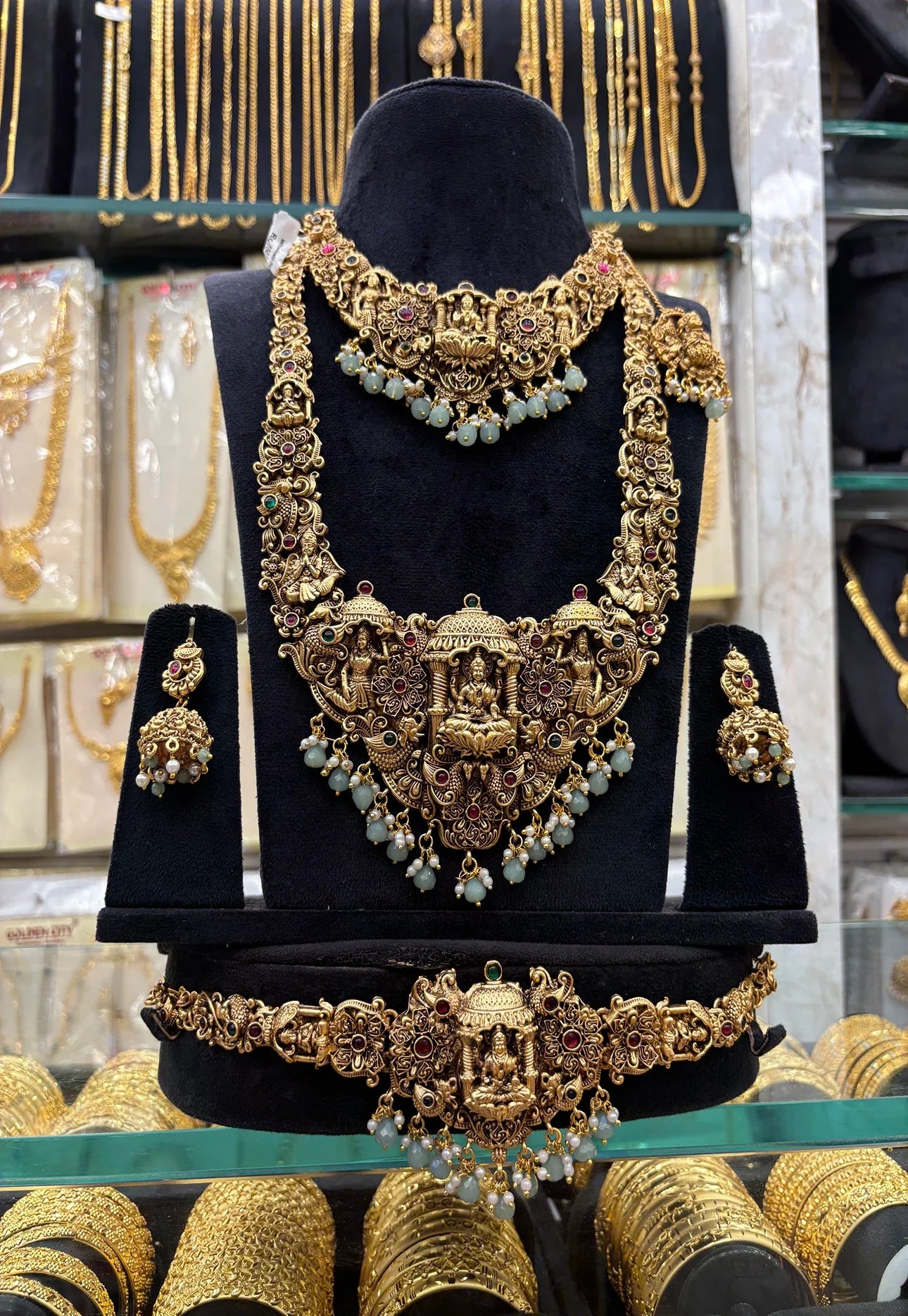 New Heavy Antique Work Bridal Set