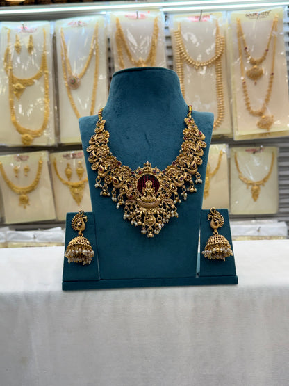 Classic Antique Red Necklace