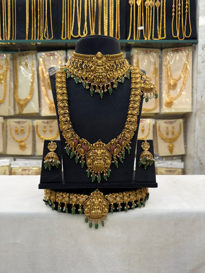 Green Beats Choker Set