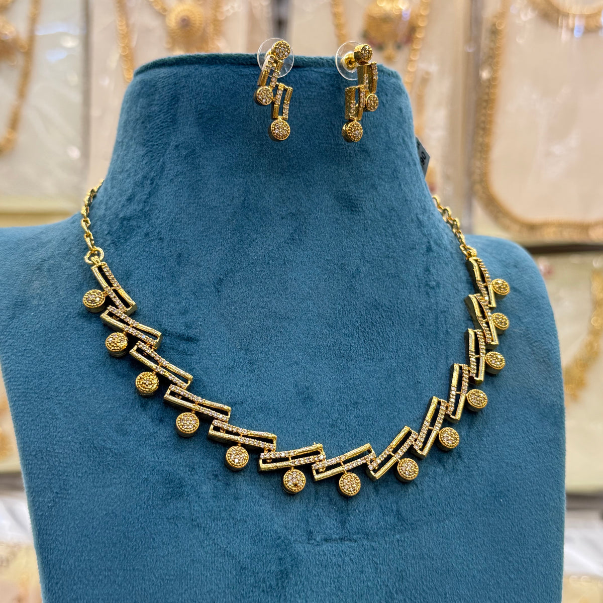Ishika Antique Diamond Set